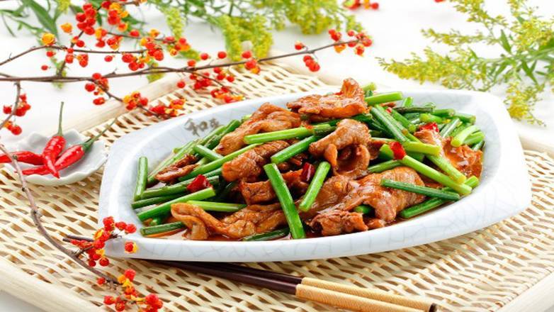 生炒盐煎肉 Spicy Pork & Garlic Stems